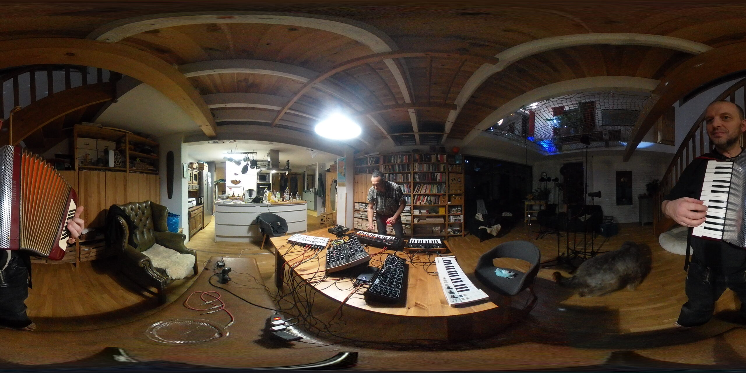 Marc Innocent partizipiert bei einer der ersten Improtronix.